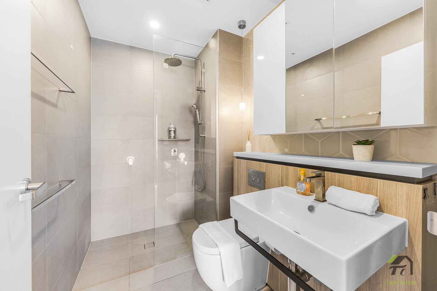 Cozy In Burwood 2b1b Sydney